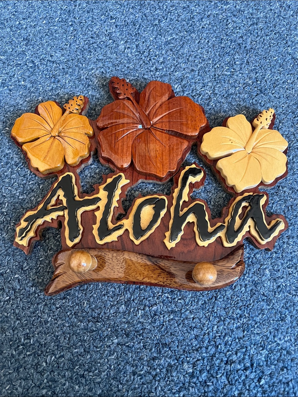 Wooden Aloha Wall Hook with Hibiscus Flowers - Yellow & Brown